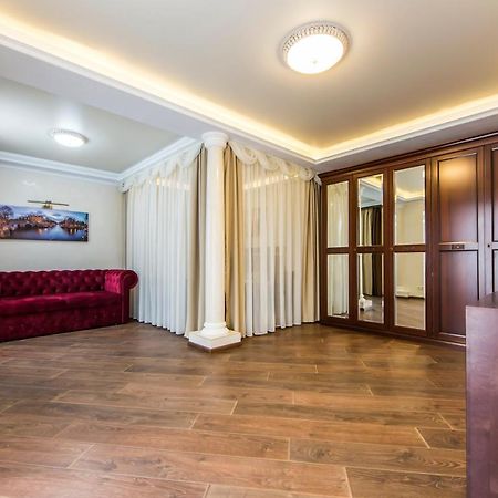 Шикарная Квартира Возле Костёла В Центре Kiev Exteriör bild